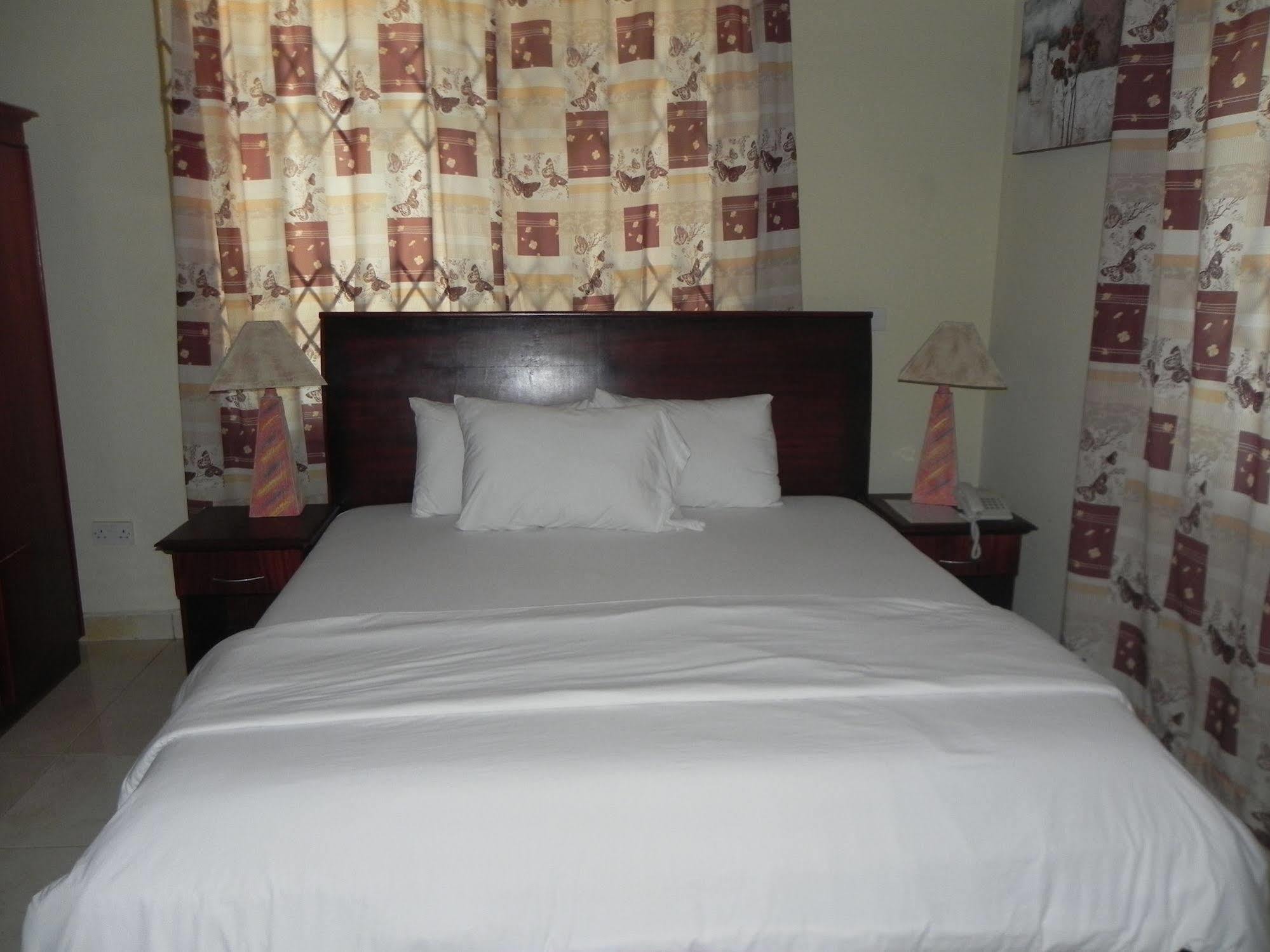 Oriental Hotel North Legon (Adults Only) Accra Buitenkant foto